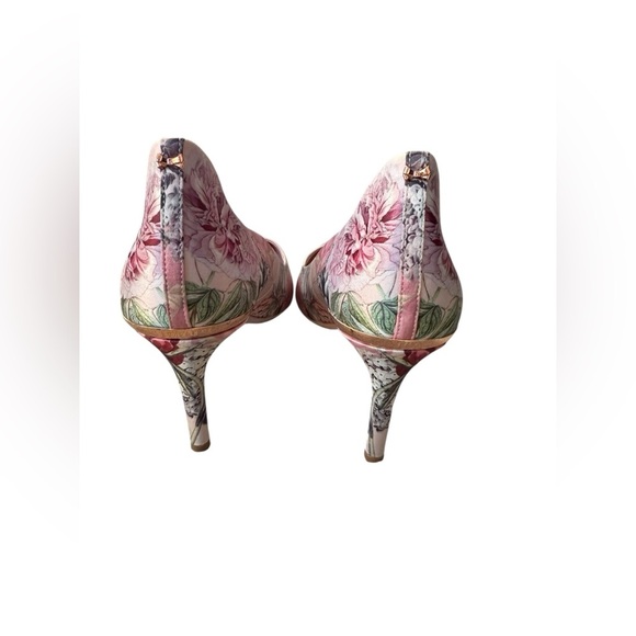 Ted Baker London Floral Satin Pointed Toe Heel Sz 38.5 US 8 Excellent Condition - Picture 6 of 8